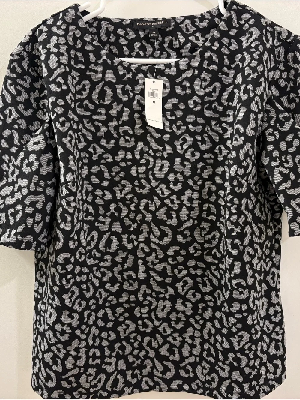 Banana Republic Black & Gray Leopard Print Puff Sleeve Top